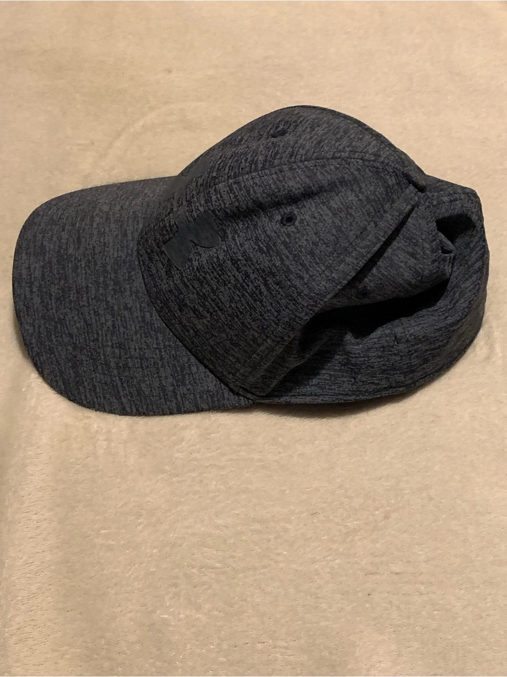 Under Armour hat - Picture 2 of 6